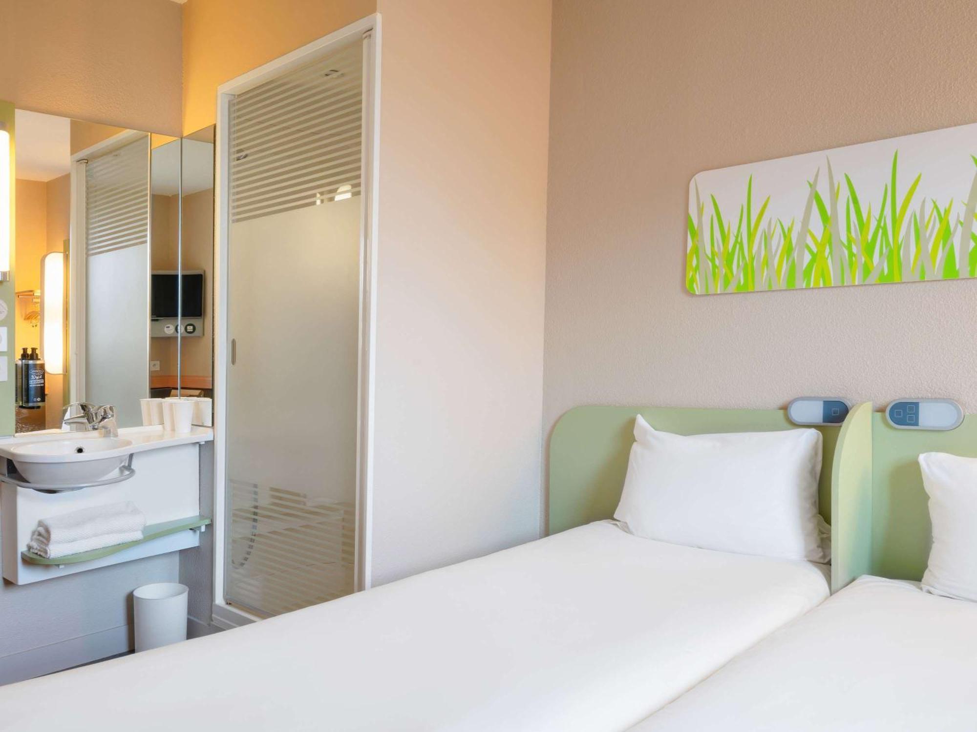 Ibis Budget Manosque Cadarache Exterior foto