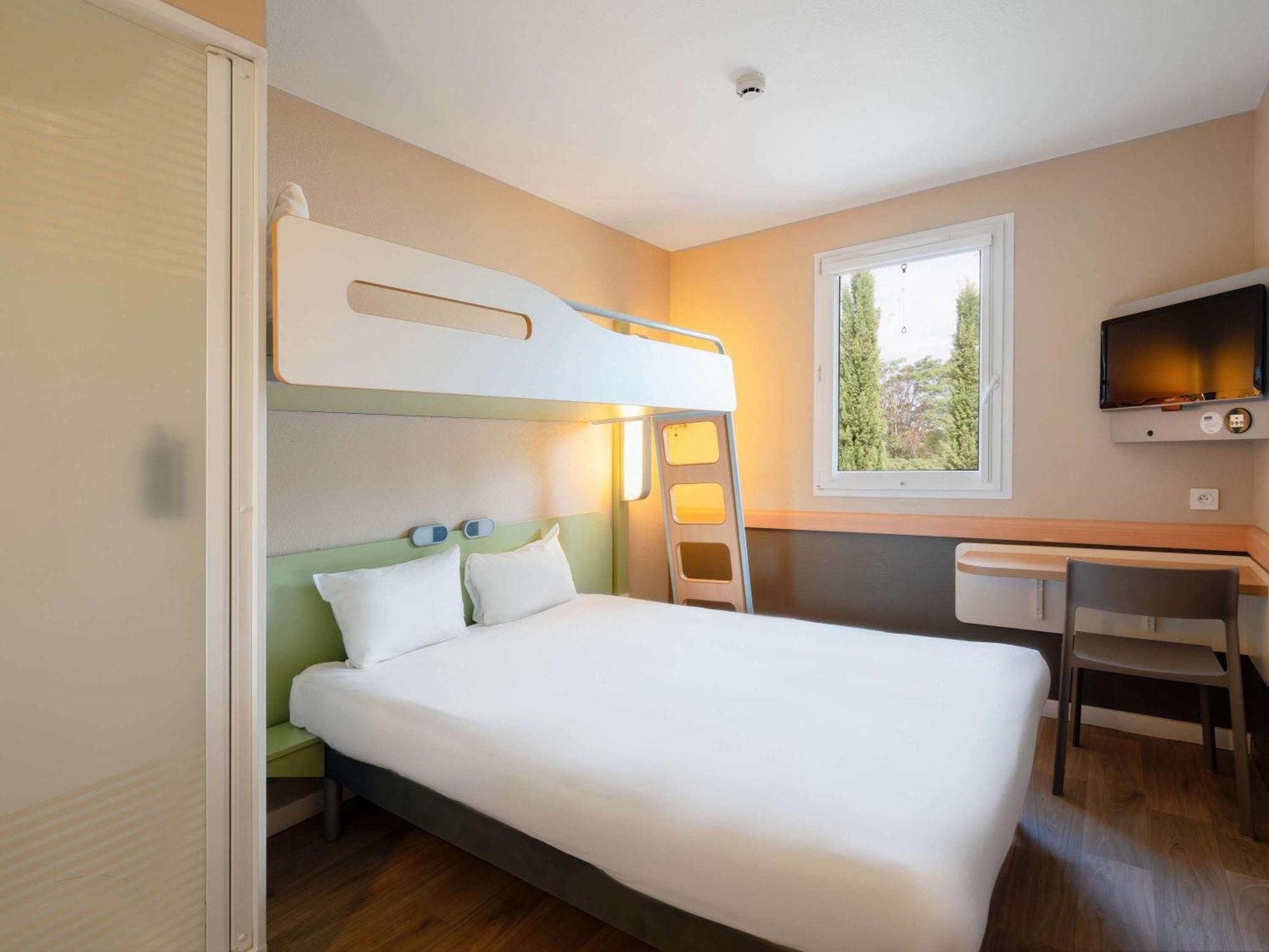 Ibis Budget Manosque Cadarache Exterior foto