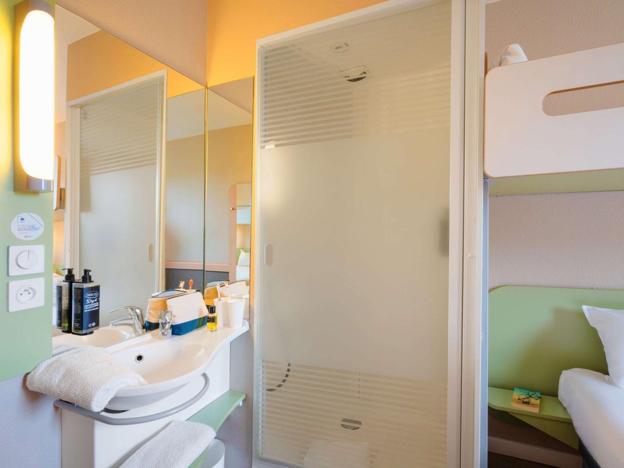 Ibis Budget Manosque Cadarache Exterior foto