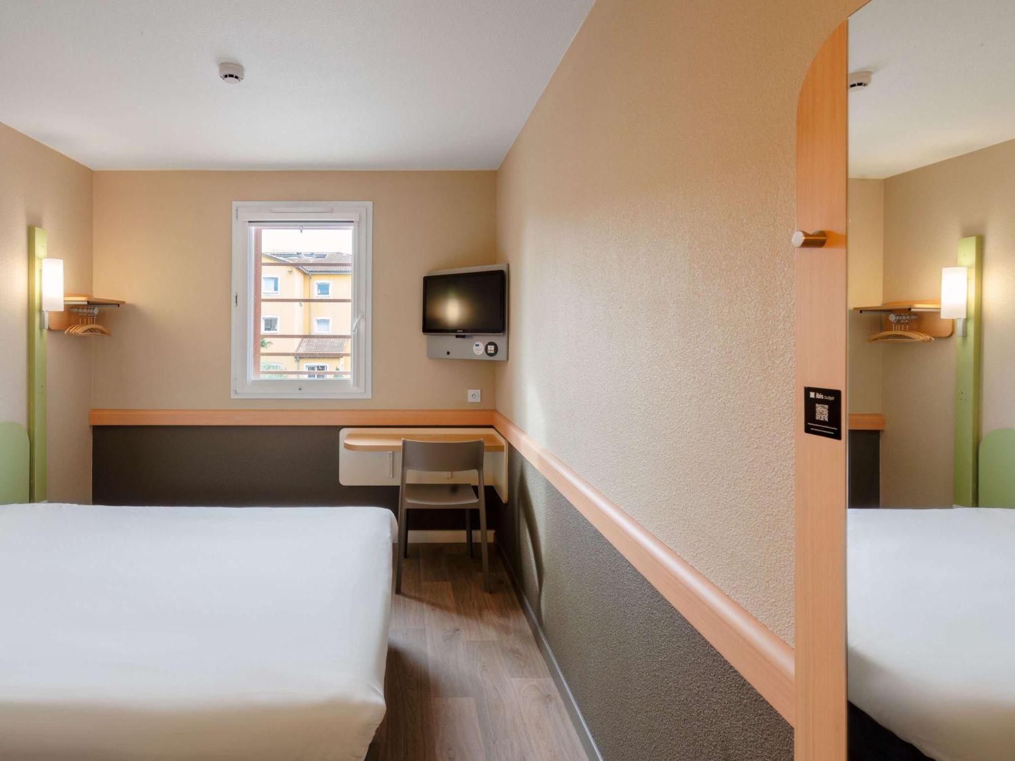 Ibis Budget Manosque Cadarache Exterior foto