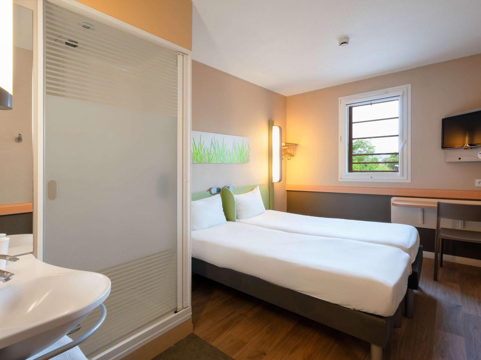 Ibis Budget Manosque Cadarache Exterior foto