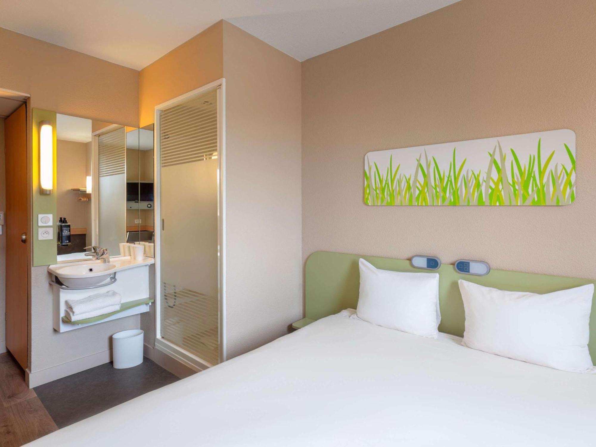 Ibis Budget Manosque Cadarache Exterior foto