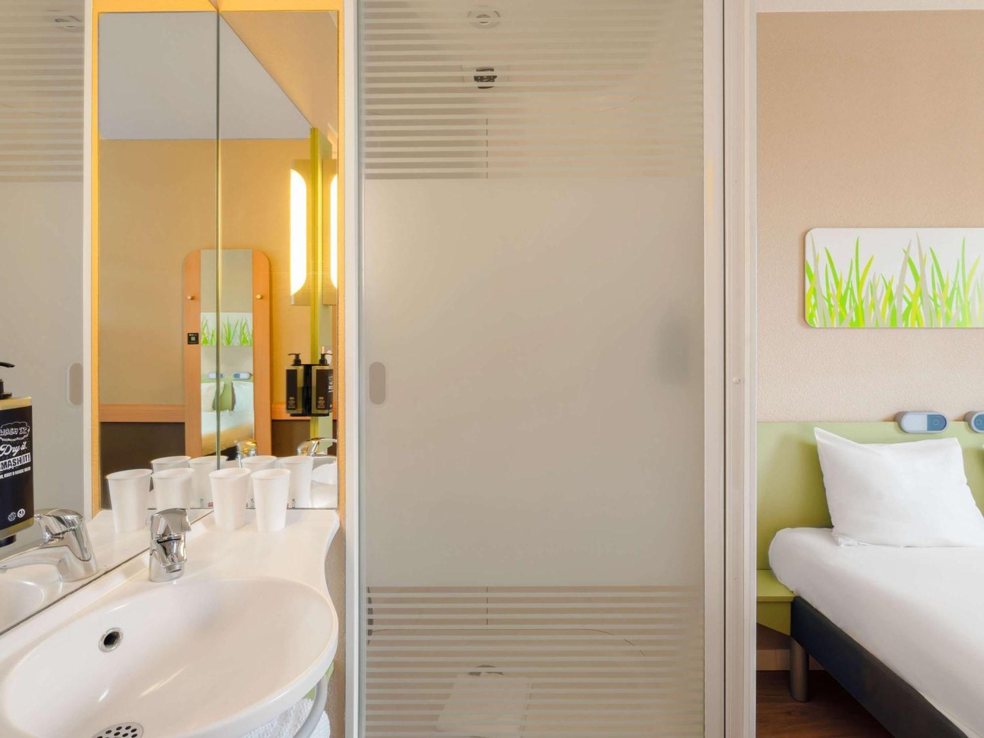 Ibis Budget Manosque Cadarache Exterior foto