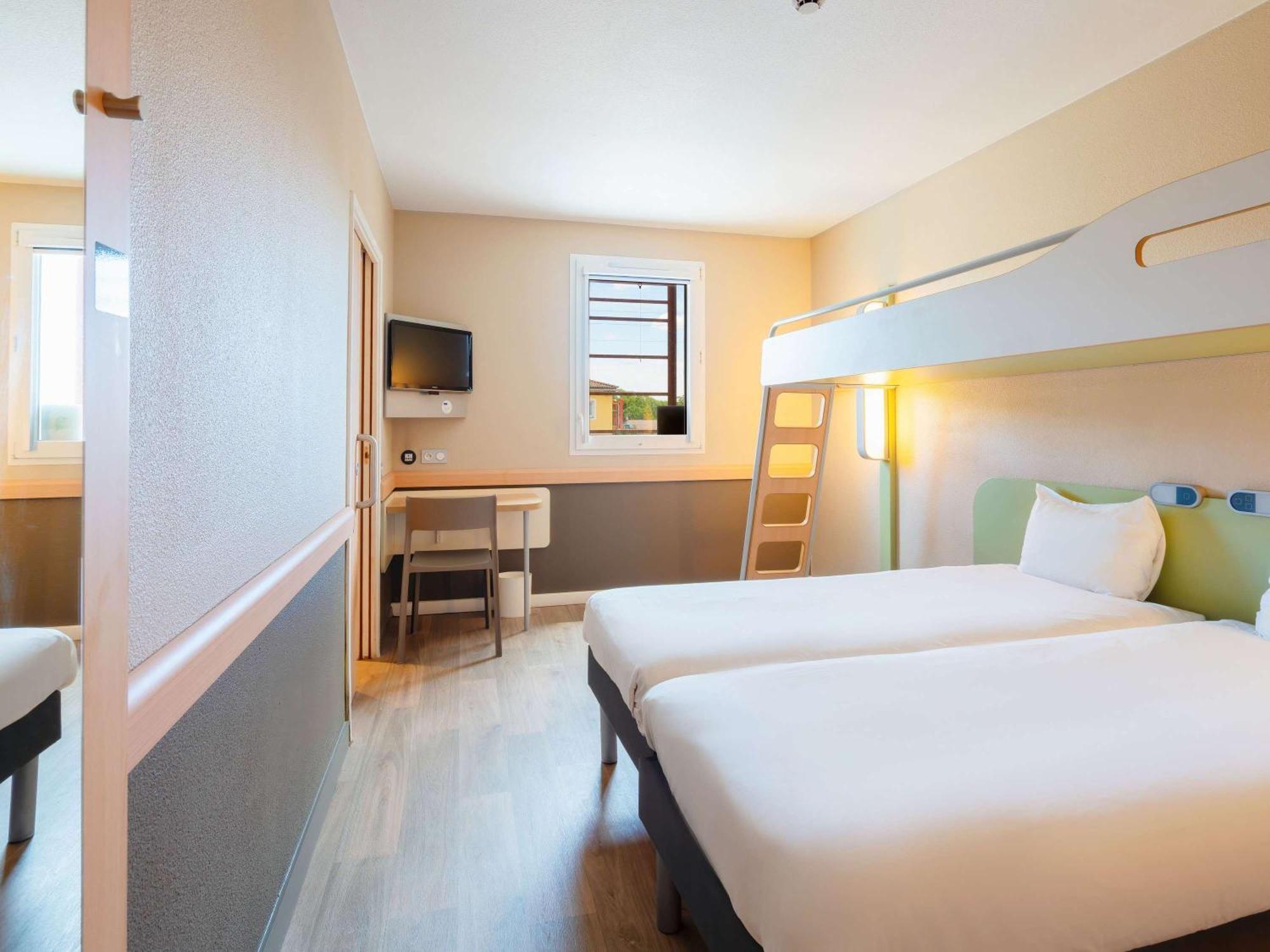 Ibis Budget Manosque Cadarache Exterior foto
